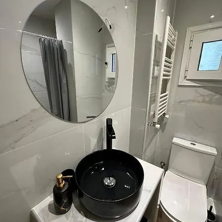 Thanos Luxurious Апартаменти *