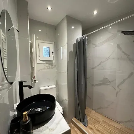 Thanos Luxurious Апартаменти *