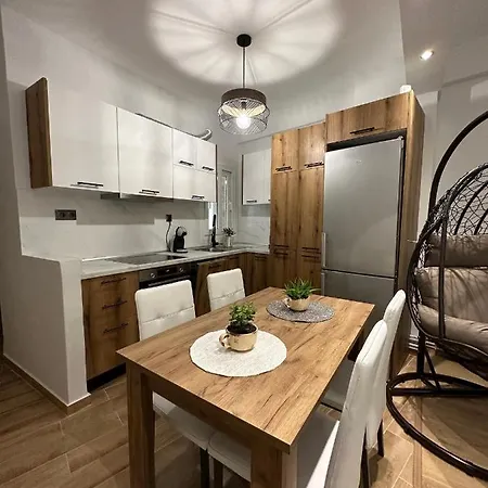 Thanos Luxurious Apartamento
